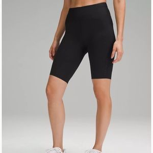 Lululemon High Rise Shorts 10”- Size 6
